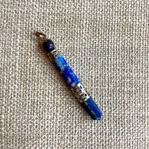 💎Striking blue agate pendant